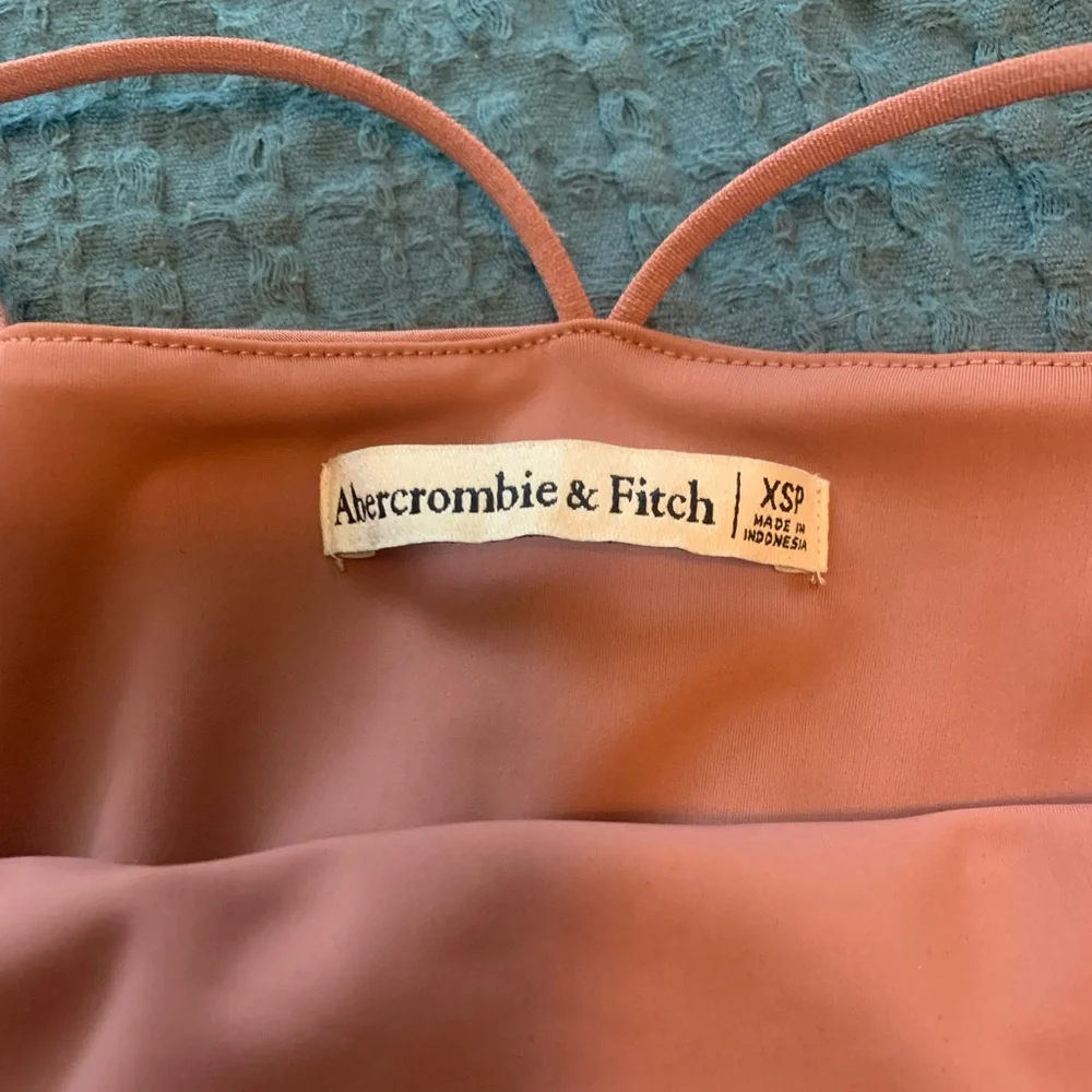 Abercrombie & Fitch Traveler Mini Dress in Mauve XSP - Picture 4 of 4